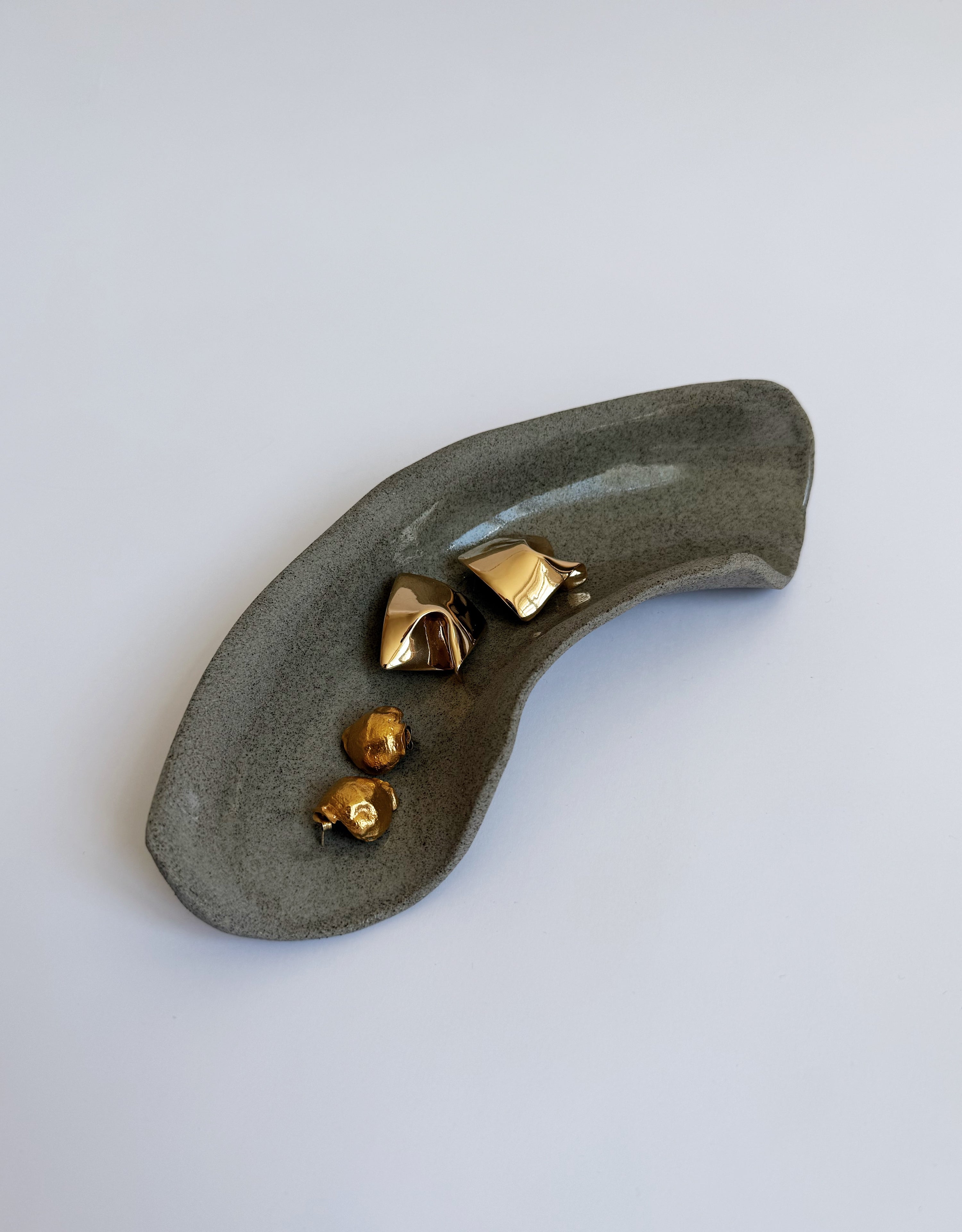 Curved Tray